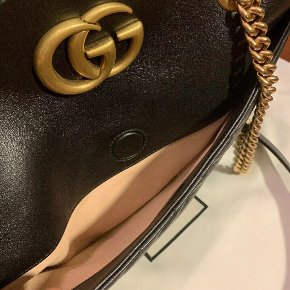 Gucci GG Medium Matelasse Shoulder Bag - Picture 3 of 7